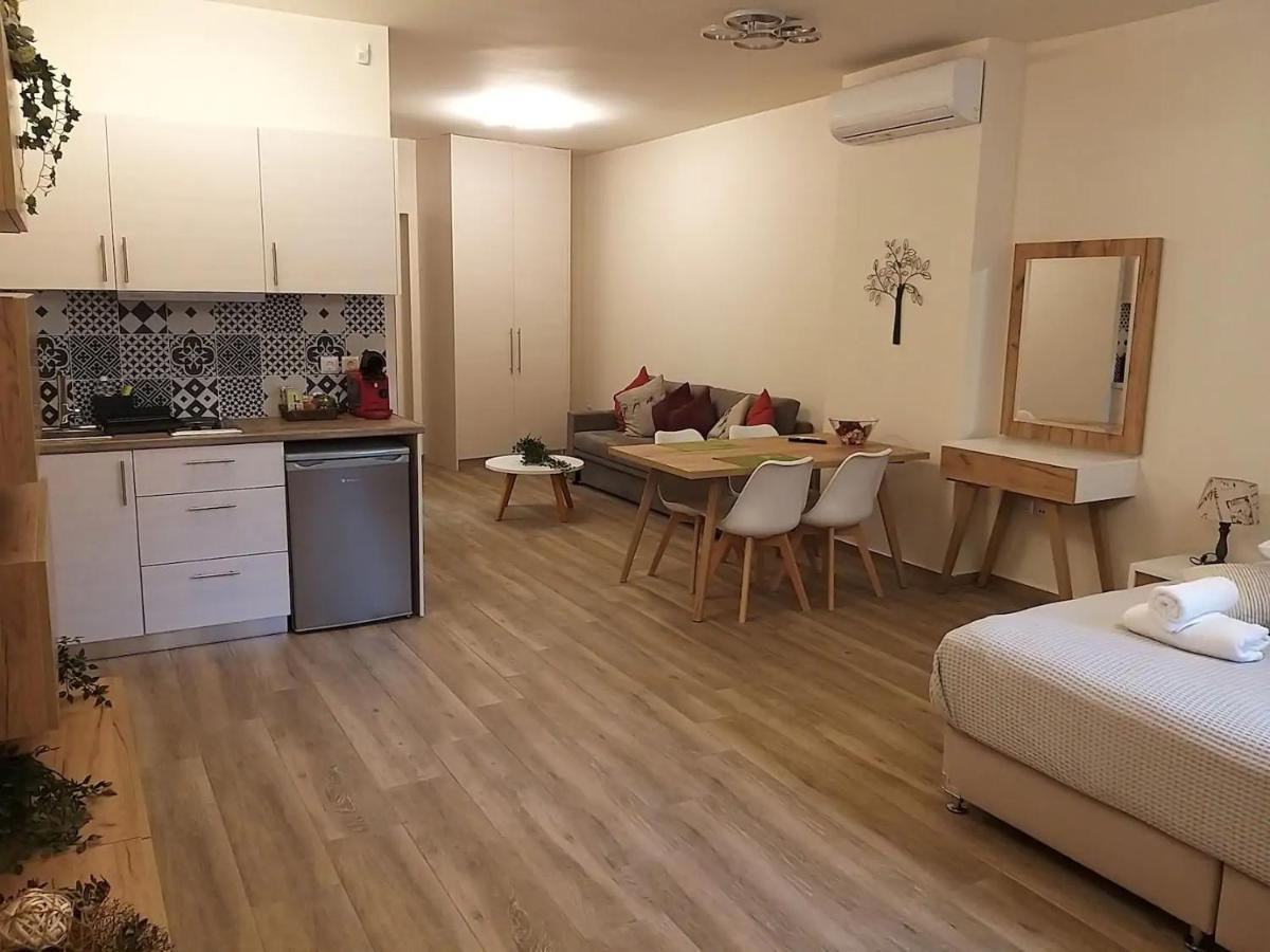 Amazing Apartments @ Monastiraki Subway Station Атина Екстериор снимка