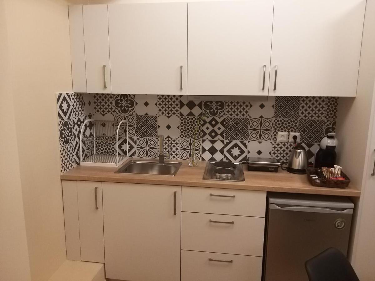 Amazing Apartments @ Monastiraki Subway Station Атина Екстериор снимка