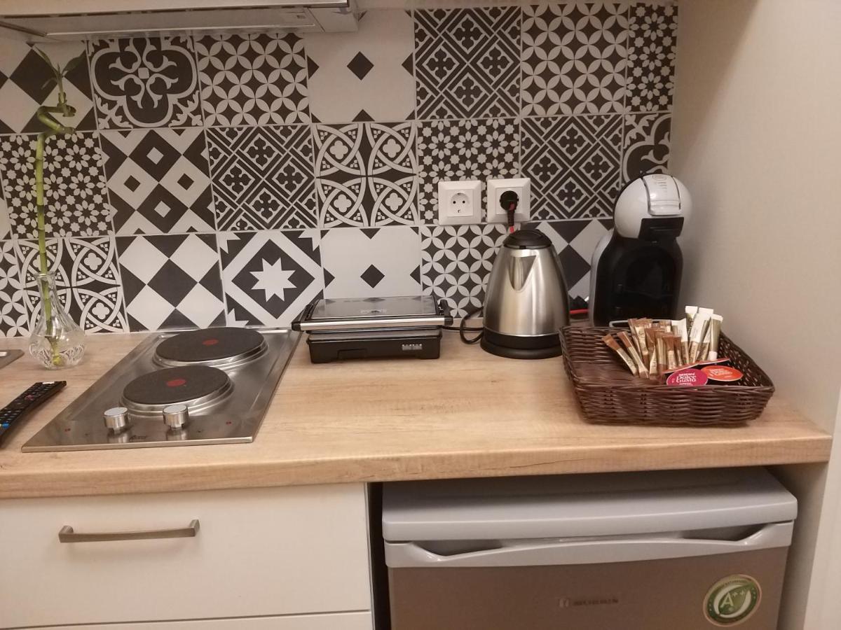 Amazing Apartments @ Monastiraki Subway Station Атина Екстериор снимка