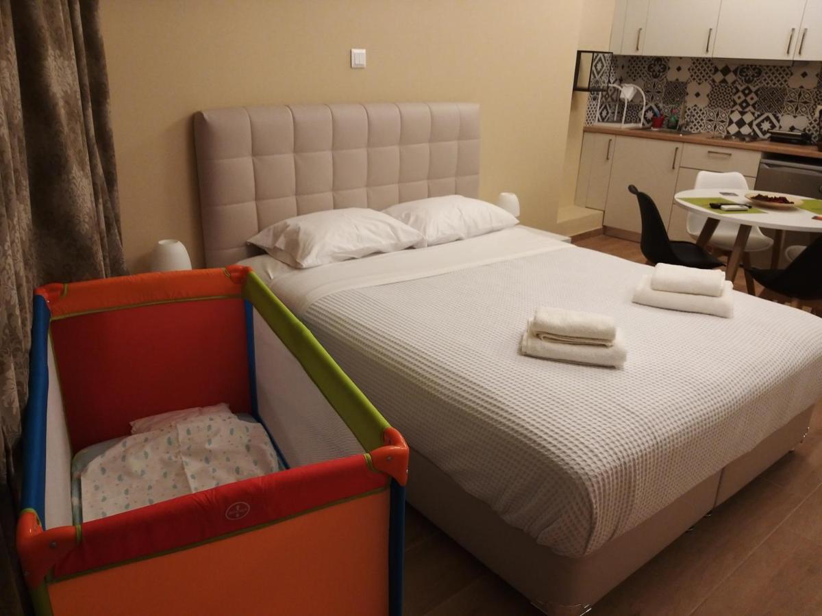 Amazing Apartments @ Monastiraki Subway Station Атина Екстериор снимка